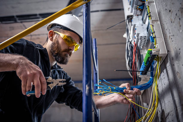 Best Emergency Electrical Repair  in Warrensburg, MO